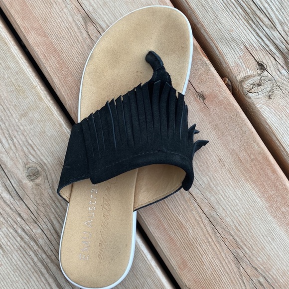3/20$ 🛍️ Emu Australia fringe sandals - Picture 5 of 6